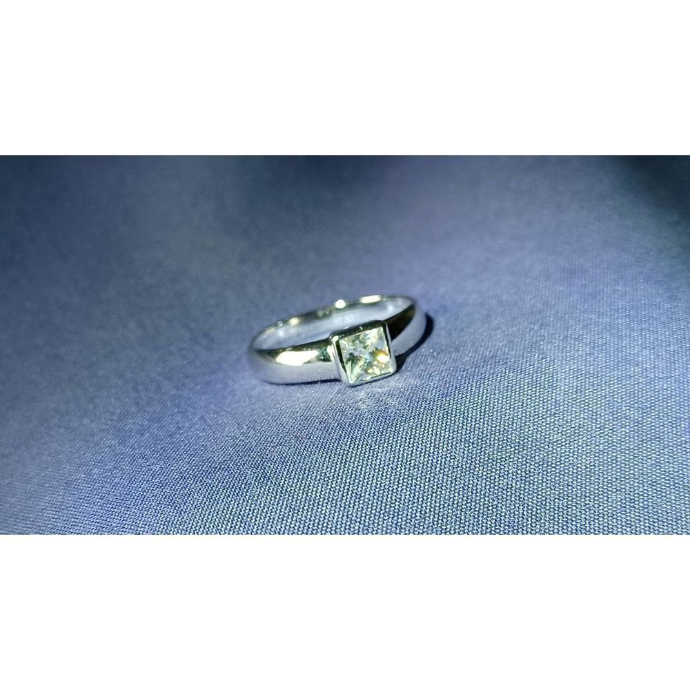 Swarovski Elements - Size 7.75 - Silver tone ring as pictured